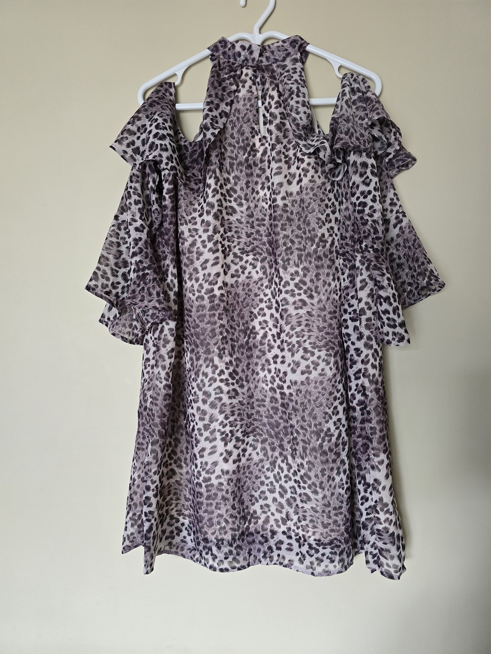 Entro Leopard Dress Cold Shoulder Ruffle Size Medium - Picture 6 of 11